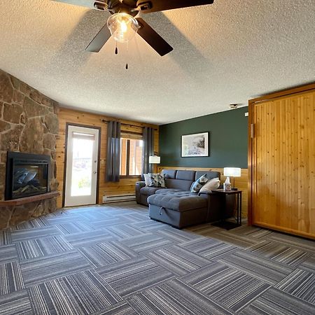 Appartement Relax, Adventure, Views, Amenities+Memories à Granby Extérieur photo
